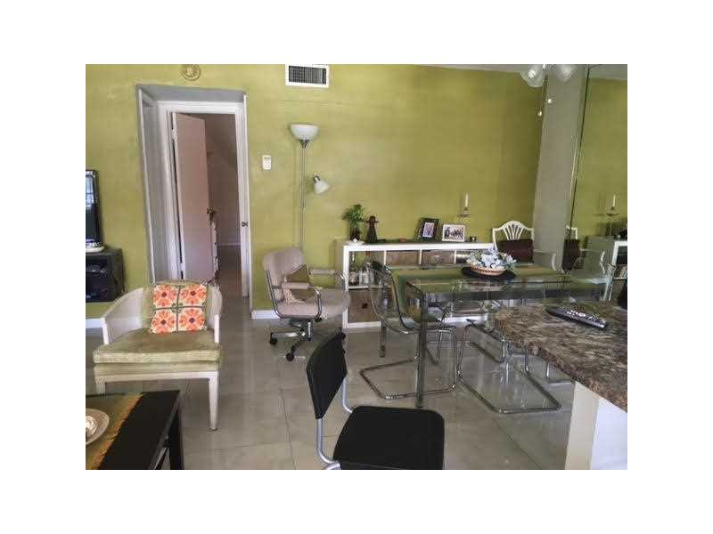 541Blue Heron Dr, Hallandale, FL 33009