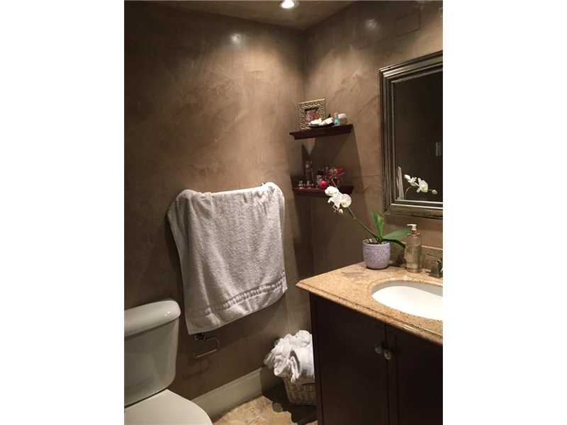 430Golden Isles Dr, Hallandale, FL 33009