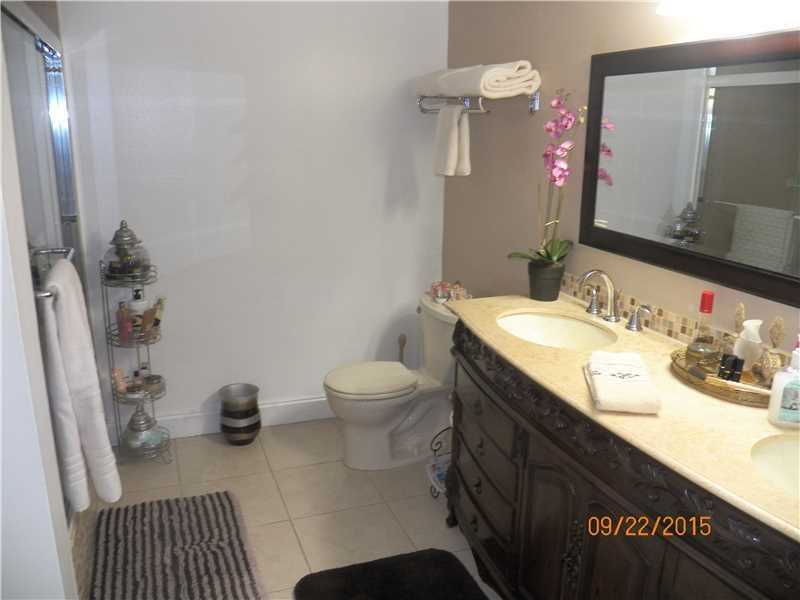 800Parkview, Hallandale, FL 33009
