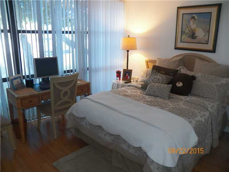 800Parkview, Hallandale, FL 33009
