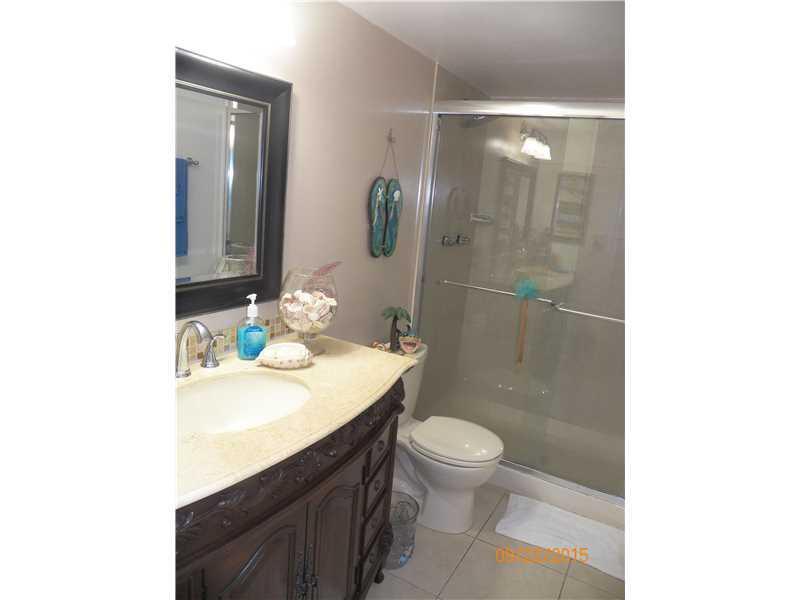 800Parkview, Hallandale, FL 33009