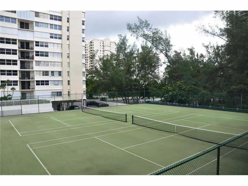 1890 South Ocean Dr, Hallandale, FL 33009