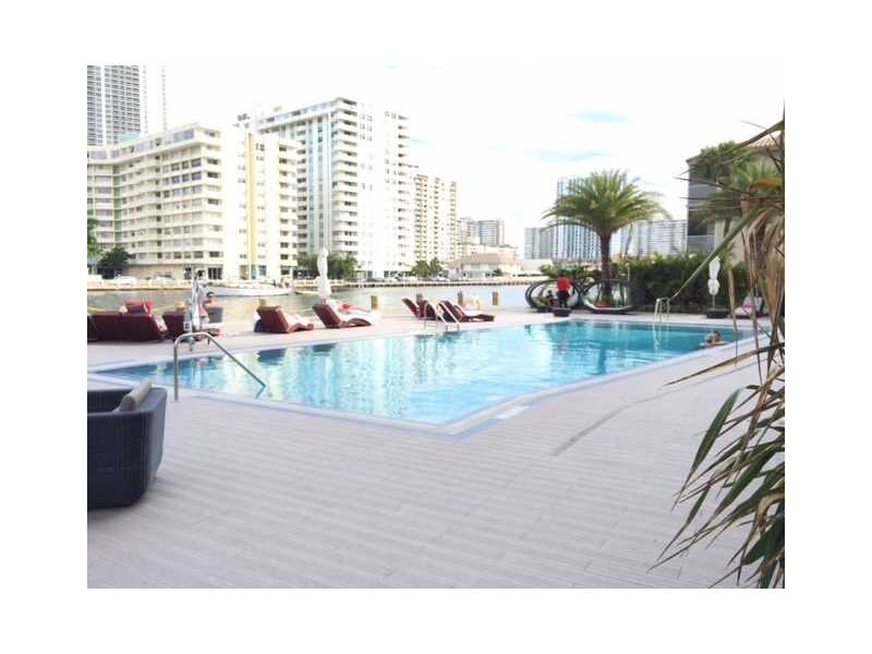 2600 East Hallandale Beach Blv, Hallandale, FL 33009