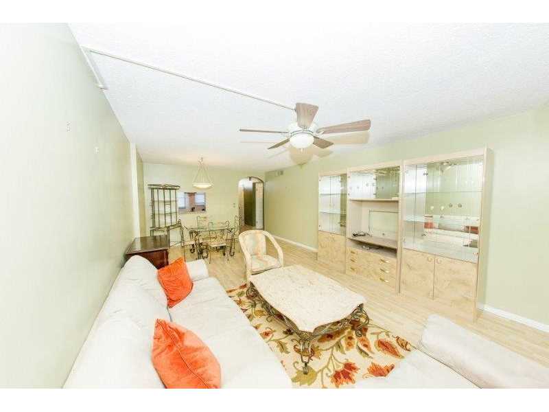 620 Northeast 12th Ave, Hallandale, FL 33009
