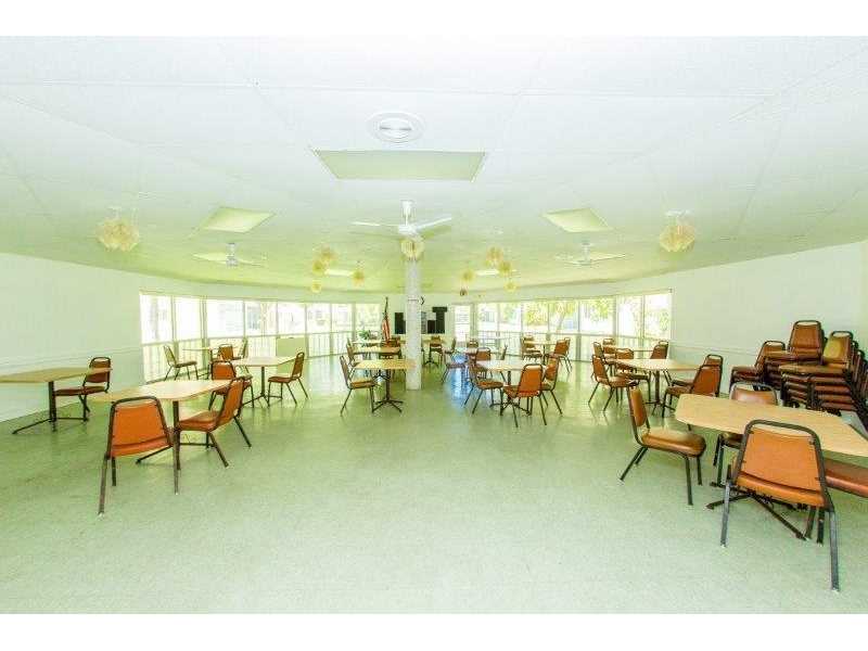 620 Northeast 12th Ave, Hallandale, FL 33009