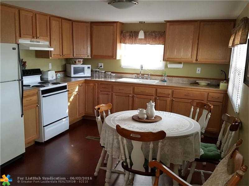 131 N LAKE SHORE DR, Hallandale, FL 33009