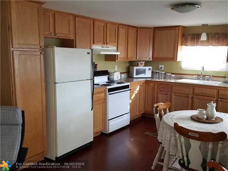 131 N LAKE SHORE DR, Hallandale, FL 33009
