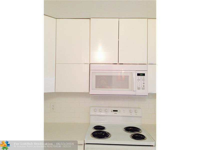 300 NE 14th Ave 307, Hallandale, FL 33009