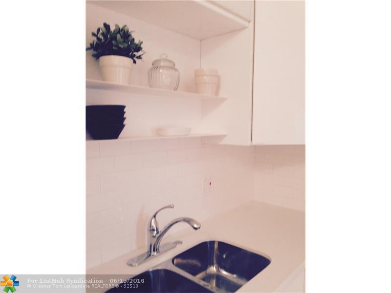 300 NE 14th Ave 307, Hallandale, FL 33009