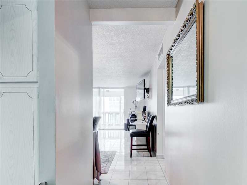 421 NE 14th Ave 308, Hallandale, FL 33009