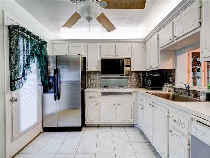 421 NE 14th Ave 308, Hallandale, FL 33009