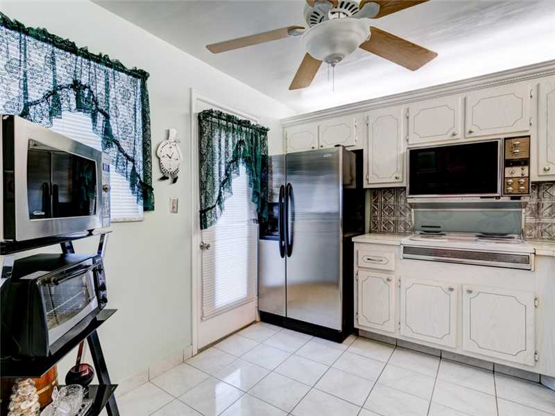 421 NE 14th Ave 308, Hallandale, FL 33009