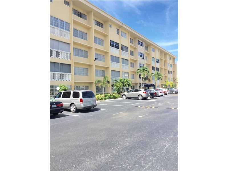 329 SE 3rd St, Hallandale, FL 33009