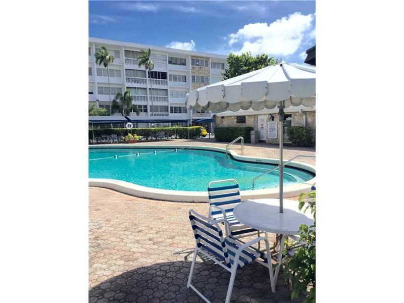 329 SE 3rd St, Hallandale, FL 33009