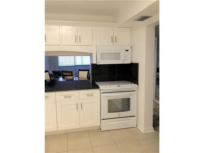 329 SE 3rd St, Hallandale, FL 33009