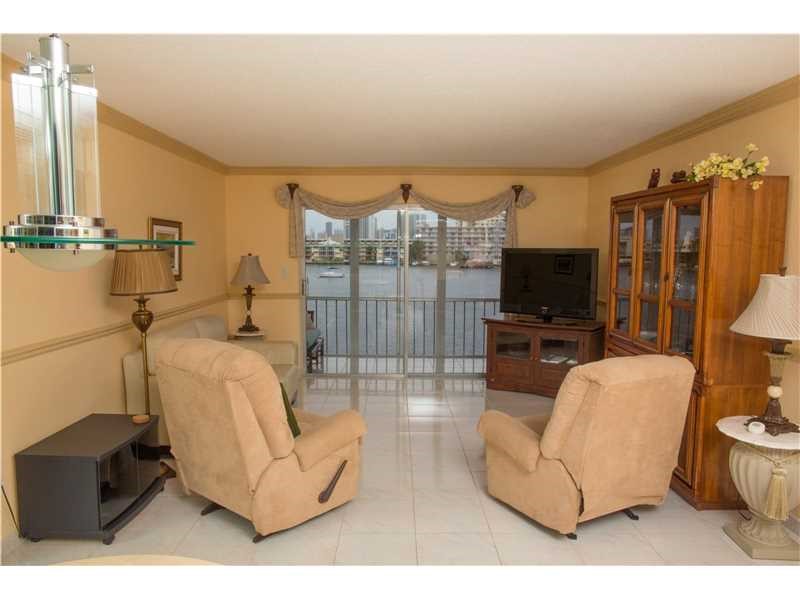 2200Diana Dr, Hallandale, FL 33009