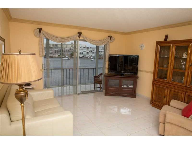 2200Diana Dr, Hallandale, FL 33009