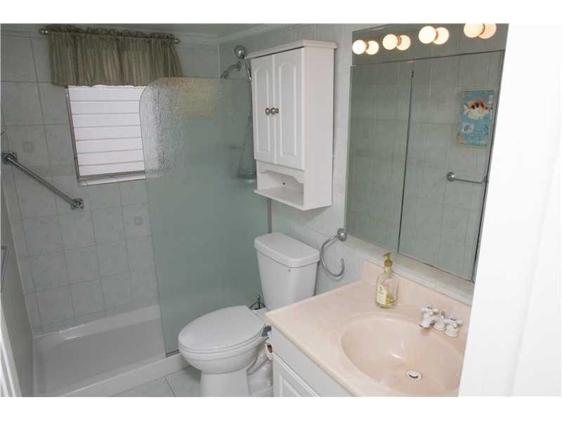 2200Diana Dr, Hallandale, FL 33009
