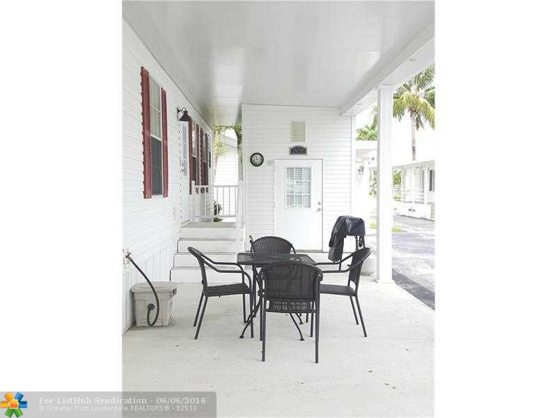 206 Lake Shore Dr, Hallandale, FL 33009