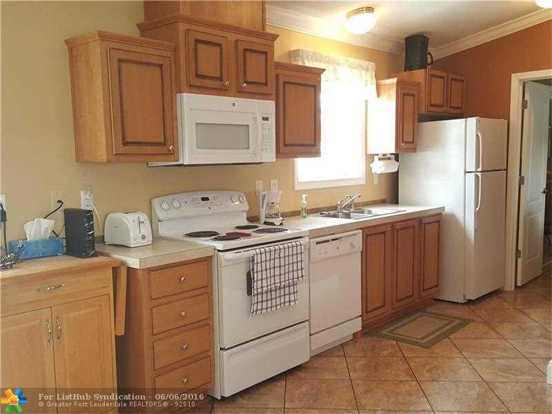 206 Lake Shore Dr, Hallandale, FL 33009