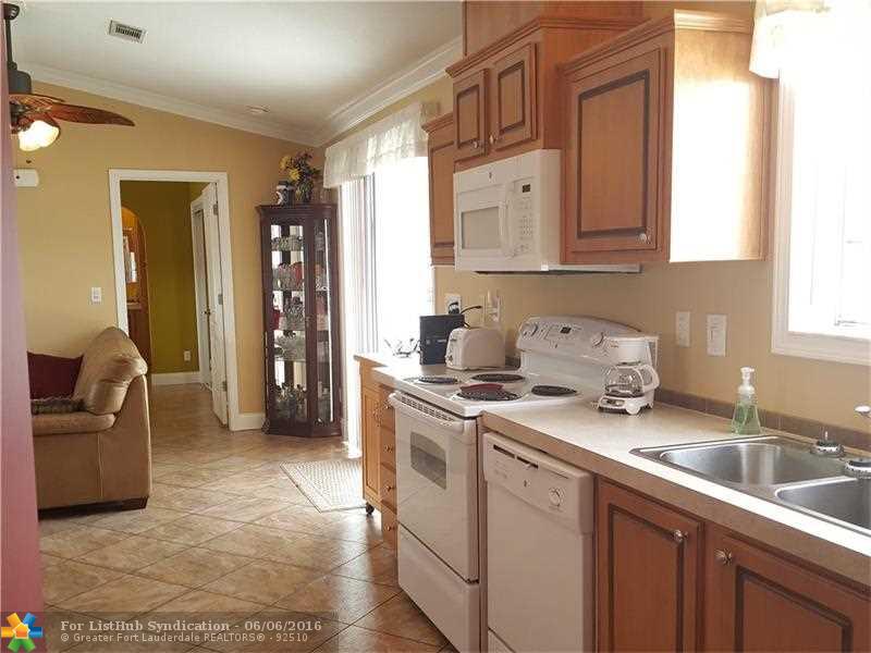 206 Lake Shore Dr, Hallandale, FL 33009