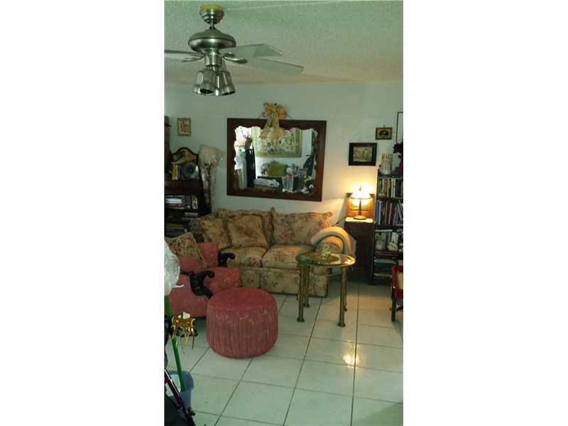 200 Northeast 12th Ave, Hallandale, FL 33009