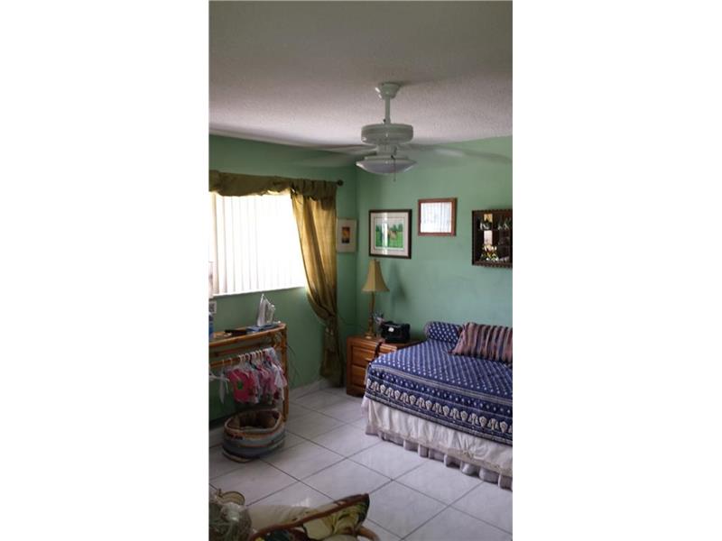 200 Northeast 12th Ave, Hallandale, FL 33009