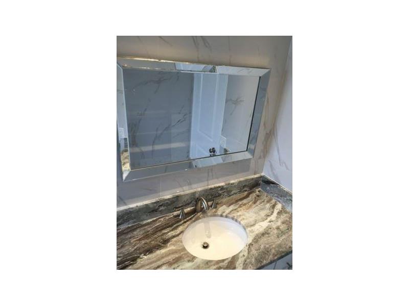 610 Northeast 12th Ave, Hallandale, FL 33009