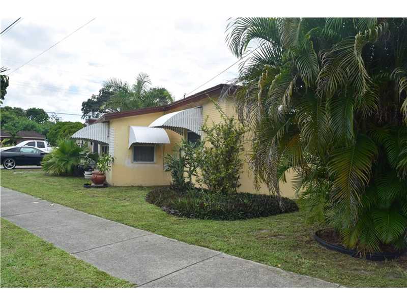 646 SW 10th St, Hallandale, FL 33009