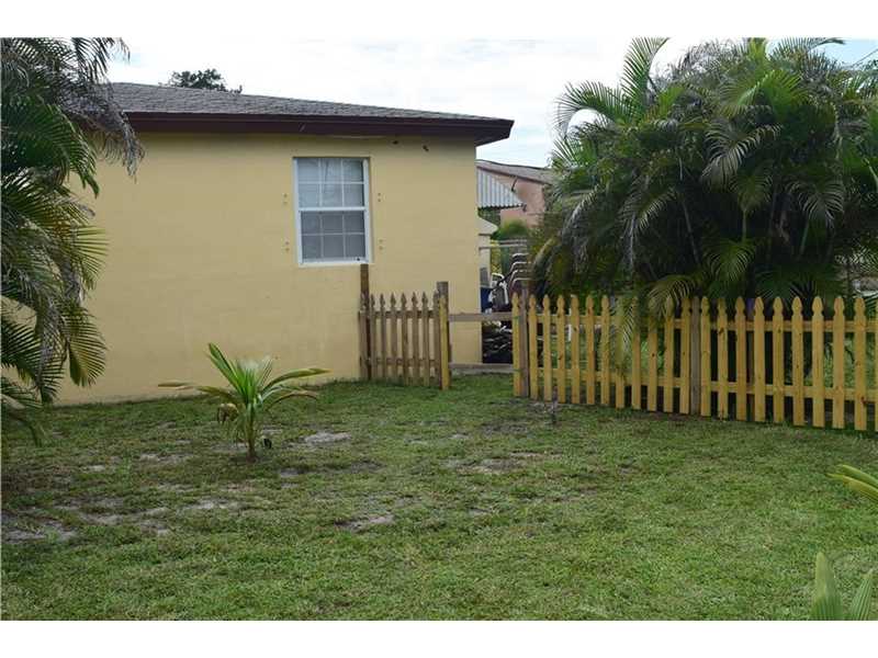 646 SW 10th St, Hallandale, FL 33009