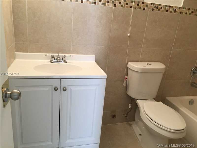 525 W 69 ST 306, Hialeah, FL 33014