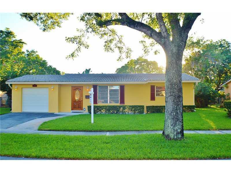 13953Lake Lure Ct, Miami Lakes, FL 33014