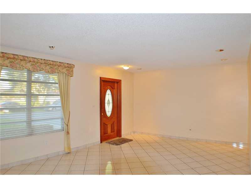 13953Lake Lure Ct, Miami Lakes, FL 33014