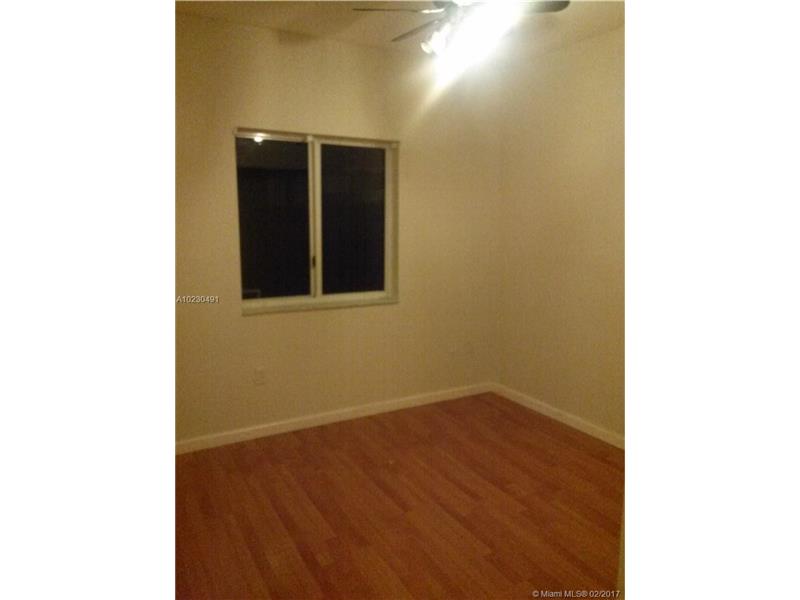 7597 Northwest 183rd Ter, Hialeah, FL 33015
