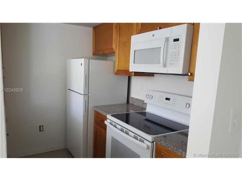 6995 Northwest 186th St, Hialeah, FL 33015