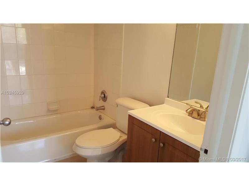 6995 Northwest 186th St, Hialeah, FL 33015