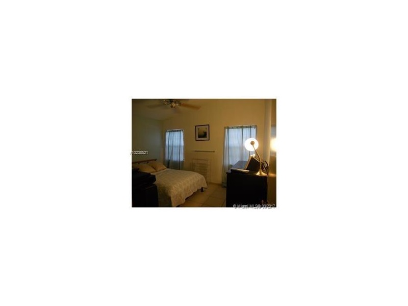 6196 Northwest 170 LN, Miami, FL 33015