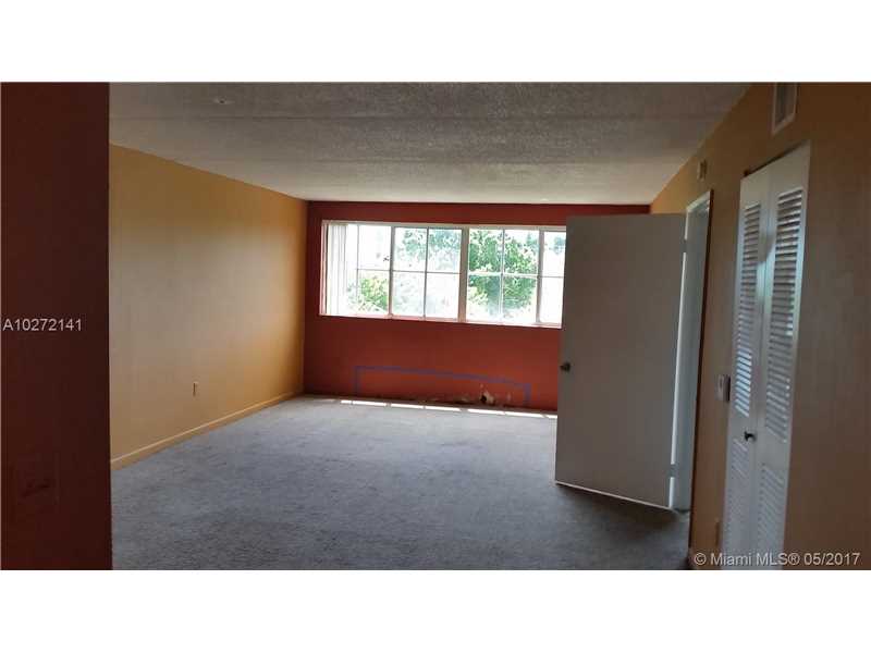 6115 Northwest 186th St, Hialeah, FL 33015