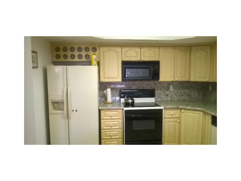 17425 Northwest 75th Pl, Hialeah, FL 33015