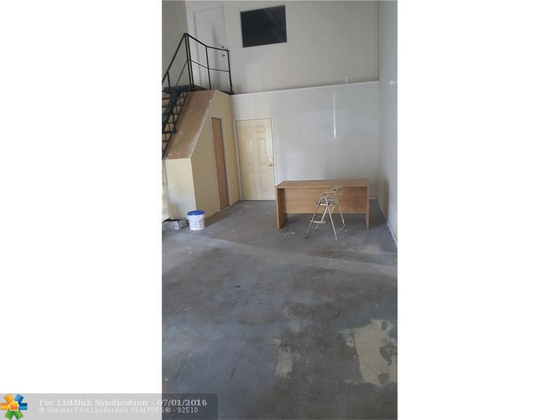 6187 NW 167th St, Miami Gardens, FL 33015
