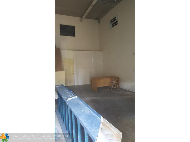 6187 NW 167th St, Miami Gardens, FL 33015
