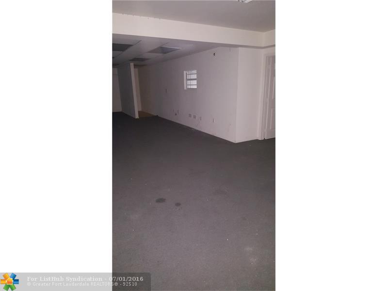 6187 NW 167th St, Miami Gardens, FL 33015