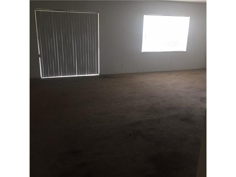 17901 Northwest 68 AVENUE, Hialeah, FL 33015