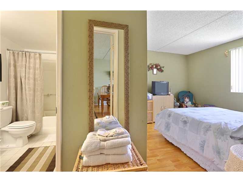 6065 NW 186th St 101, Hialeah, FL 33015
