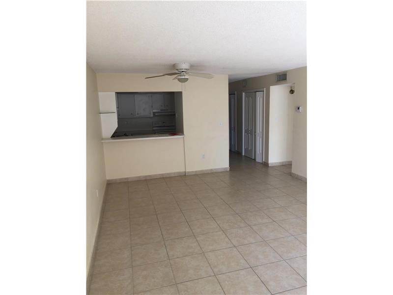 6940 Northwest 186th St, Hialeah, FL 33015