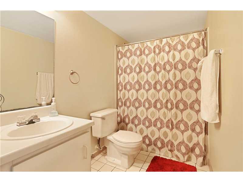 6065 NW 186th St 306, Hialeah, FL 33015