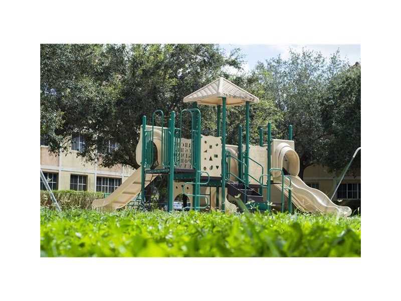 6045 Northwest 186th St, Hialeah, FL 33015