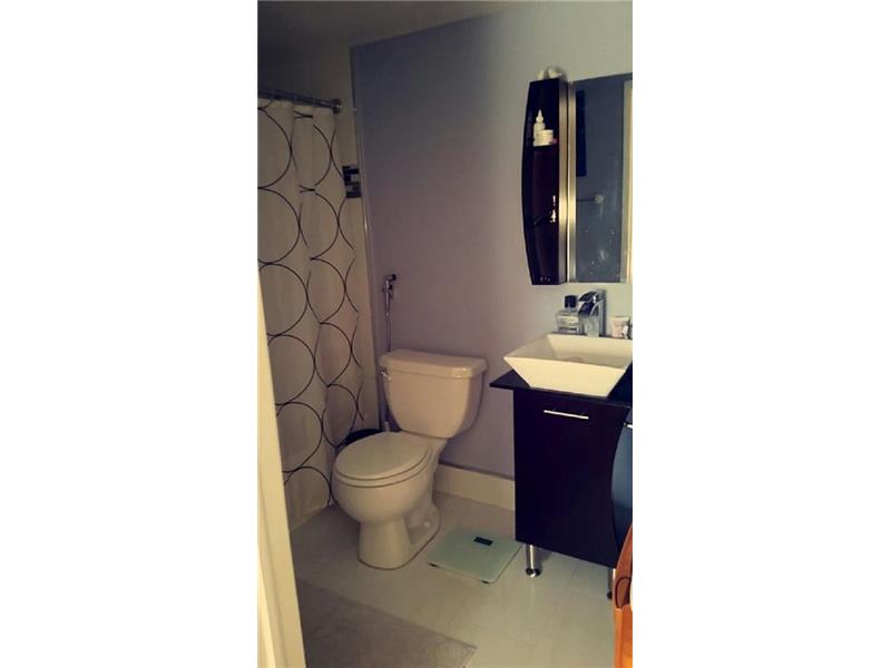 6045 Northwest 186th St, Hialeah, FL 33015