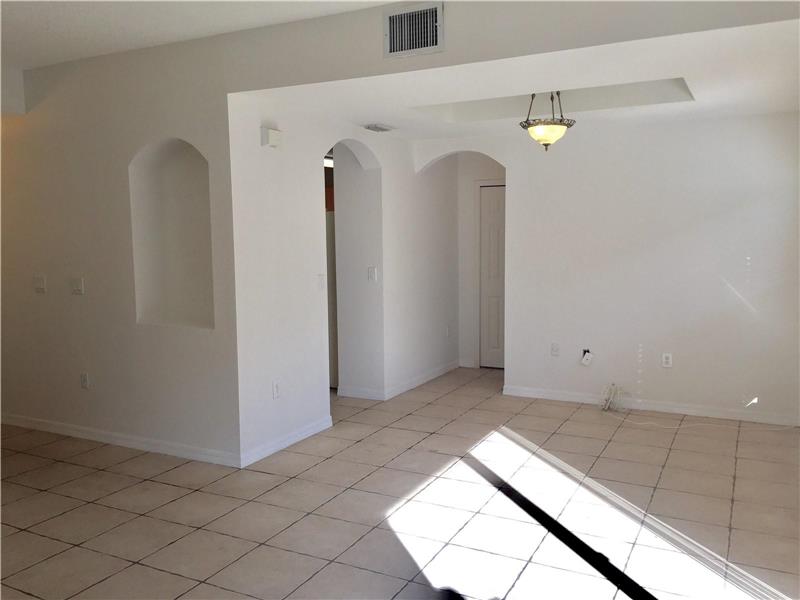 8450 Northwest 138th Ter, Miami Lakes, FL 33016