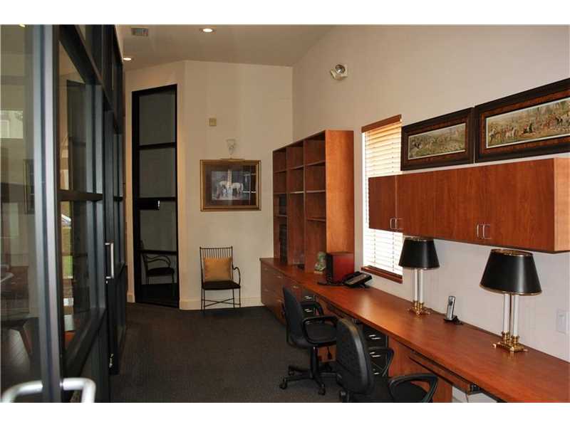 8005 Northwest 155th St, Miami Lakes, FL 33016